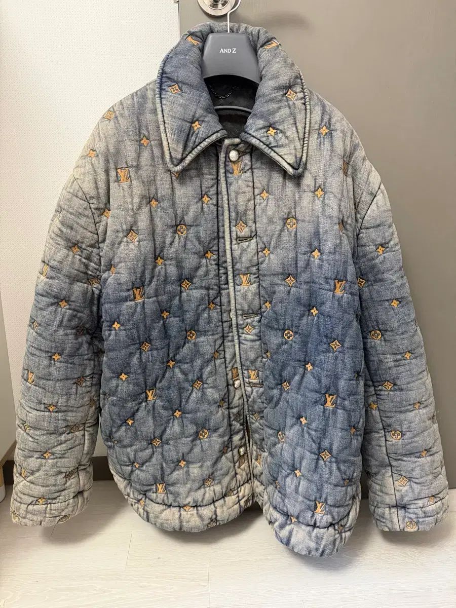 ルイヴィトン デニムジャケット (限定モデル)