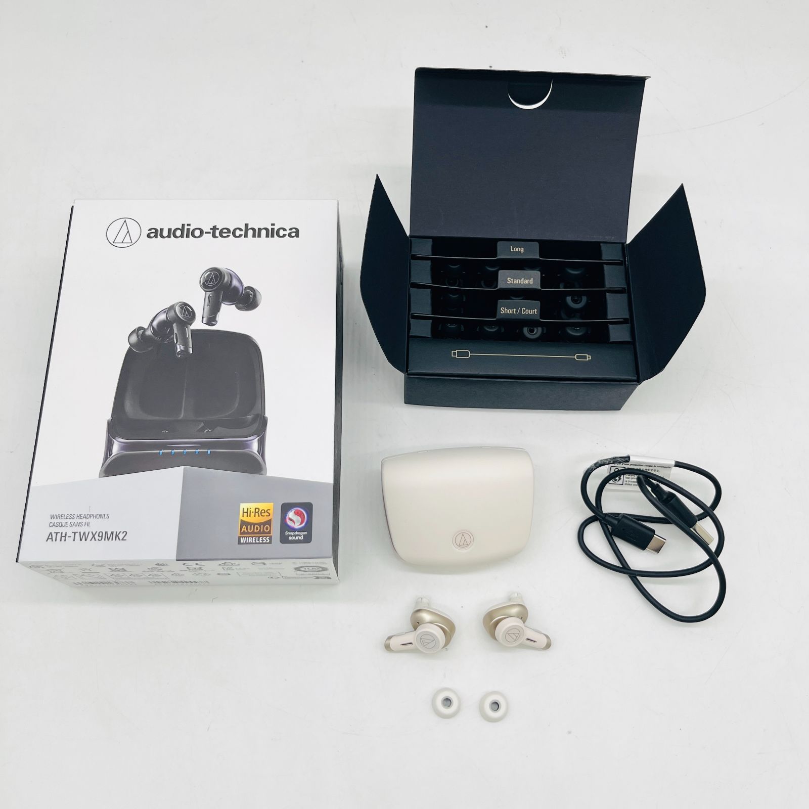 オーディオテクニカ ATH-TWX9MK2 WH(E) ノイズキャンセリング ワイヤレスイヤホン Bluetooth 完全ワイヤレス マイク付 ワイヤレス充電対応 マルチポイント 低遅延モード IPX4 防滴性能 aptX adaptive AAC ホワイト