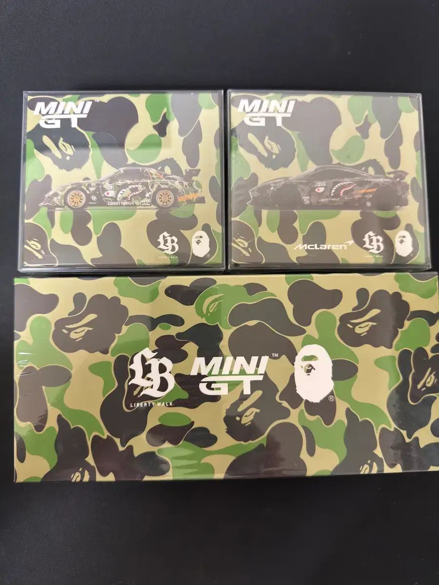 ミニGT LBWK A BATHING APE アベイシングエイプ bape minigt