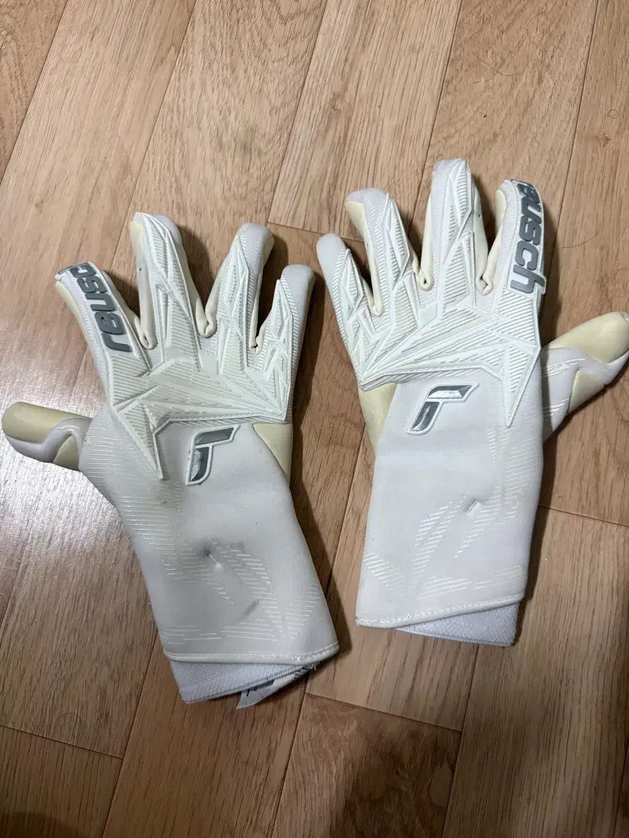 ロイッシュ GOLD x ストラップレス 9号 出品