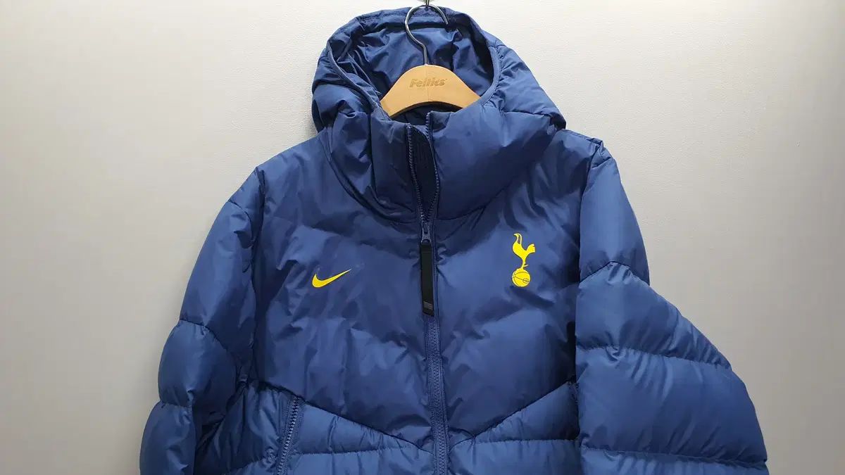 20 21 NIKE トッテナム ロングダウン Lサイズ (横65 縦112)