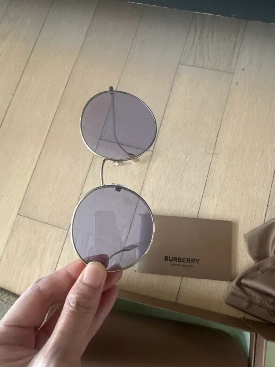 バーバリー サングラス