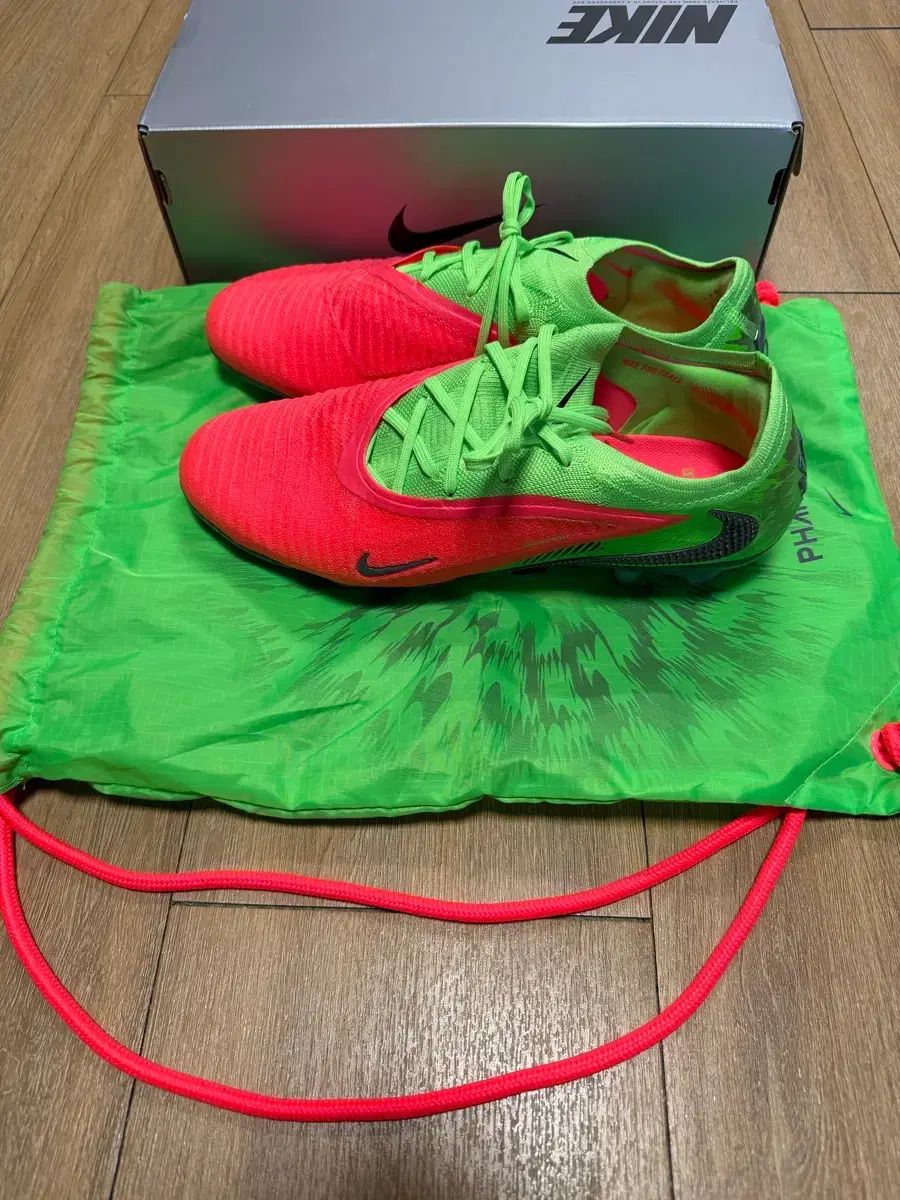 ナイキ FANTOM VI ロー エリート サッカーシューズ