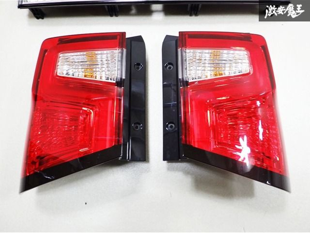 綺麗】純正 CV1W CV2W CV5W デリカD:5 D5 後期 テールランプ テール