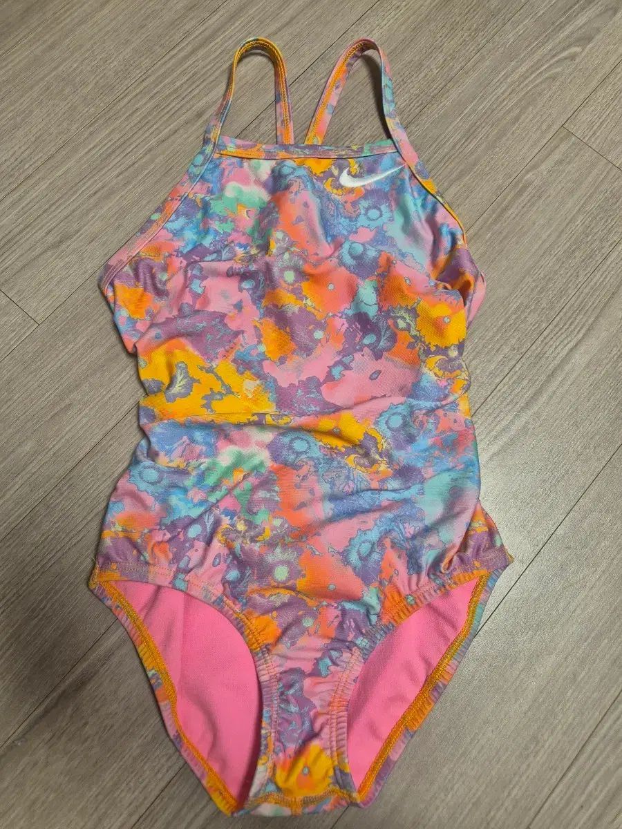 ナイキ FLO リッシュ 水着 26 サイズ