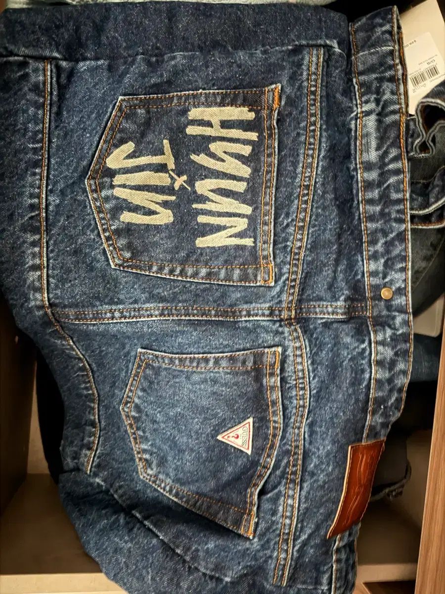 ヒョンジン GUESS ゲス ポップアップ