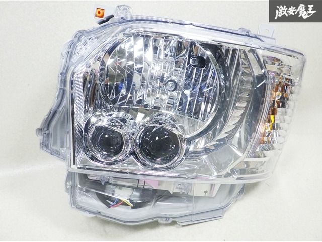 ☆新車外し☆点灯OK☆ トヨタ純正 200系 ハイエース 4型 5型 6型 7型 8