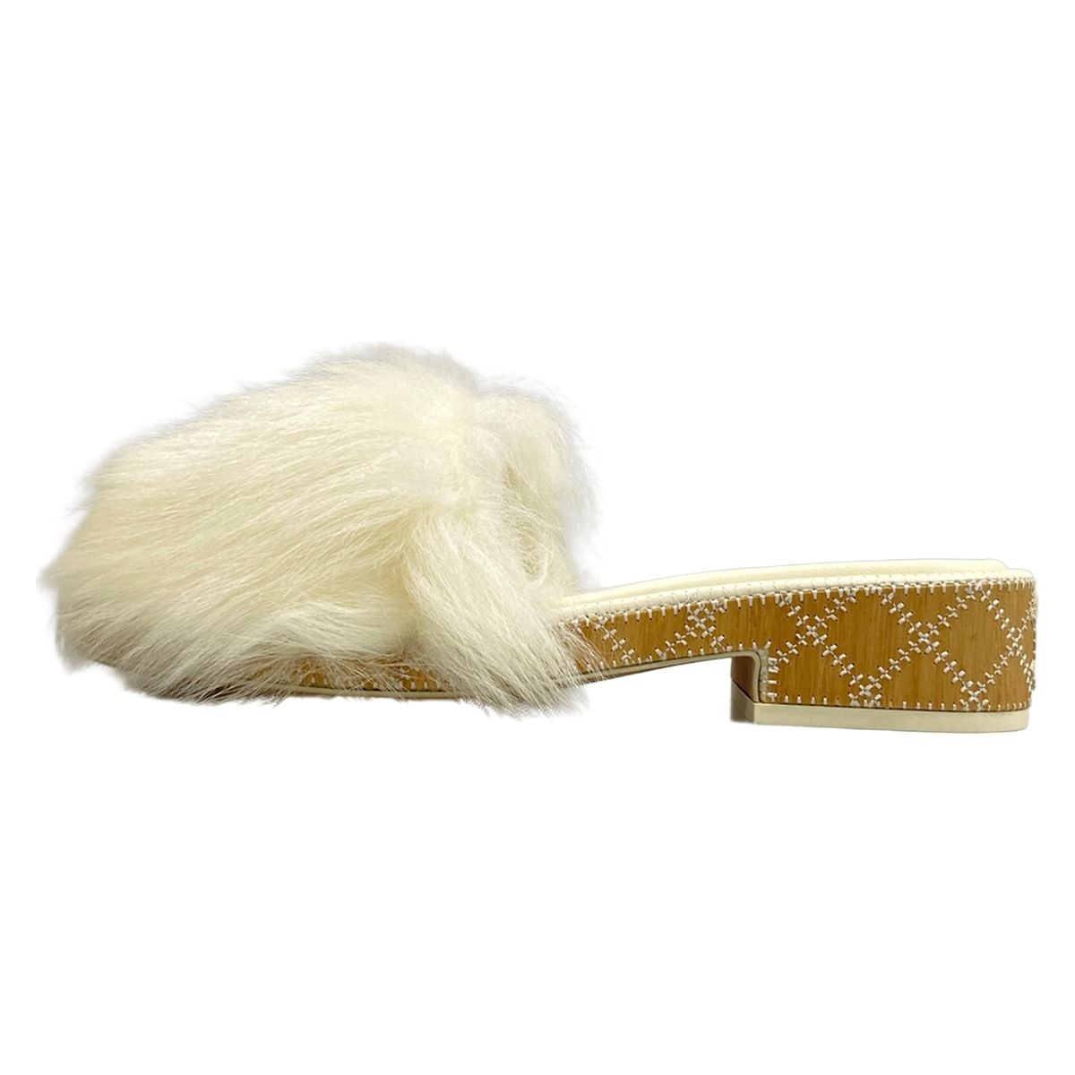 CHANEL(シャネル) ミュール 37 C レディース美品 ココマーク G39357 白×黒 ファー ラムスキン