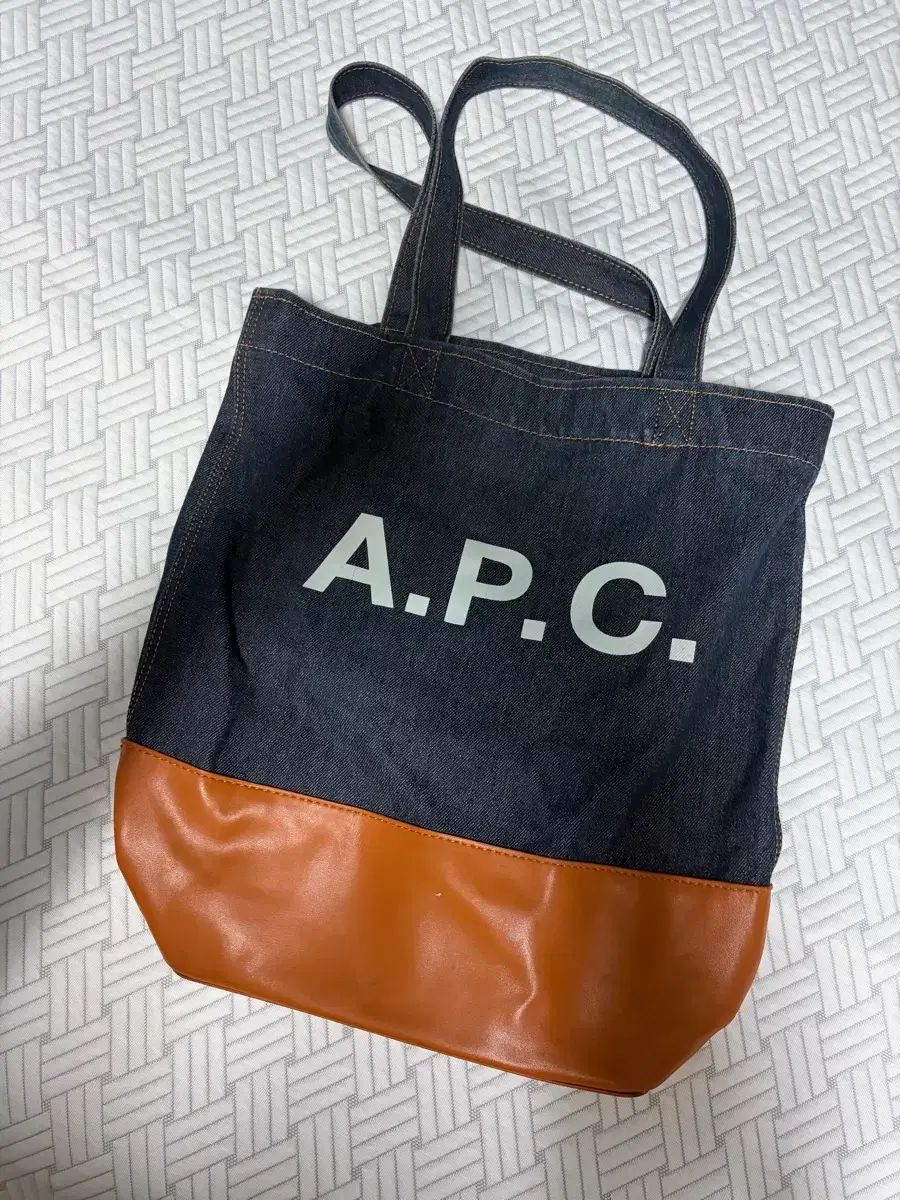 A.P.C. アクセル トートバッグ