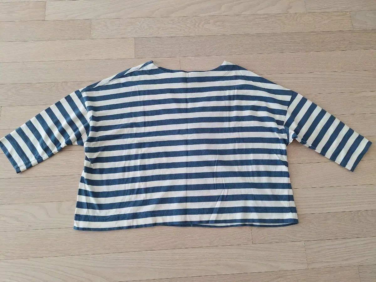 ヴァレンティノ ルディー アケ ストライプ Tシャツ