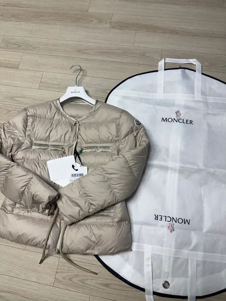 新品 モンクレール Echione サイズ1
