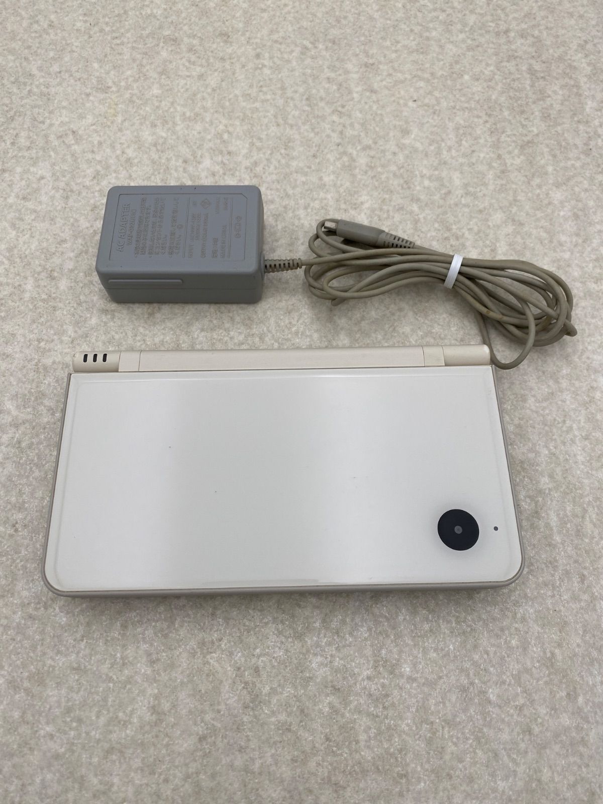ニンテンドーDSi LL 本体　ホワイト