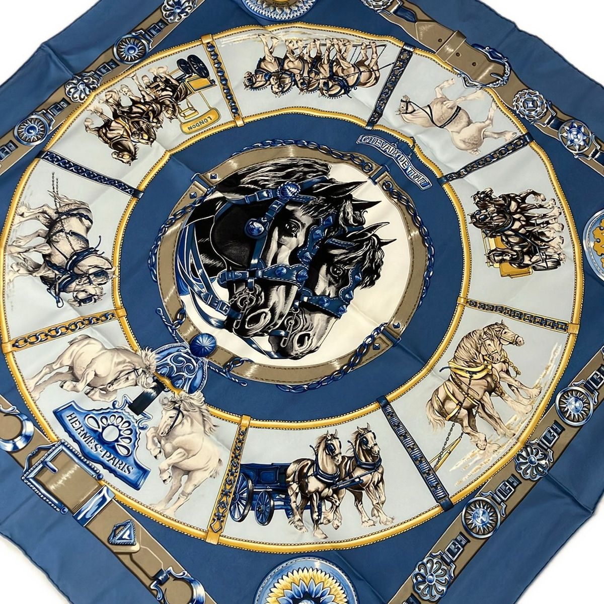 HERMES(エルメス) スカーフ美品 カレ90 ブルー×ライトブルー×マルチ CHEVAUX DE TRAIT