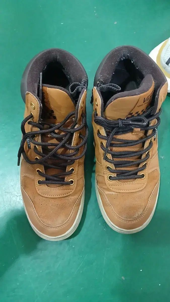 VANS ハイトップ スウェード キャメル/ブラウン 265 使用感