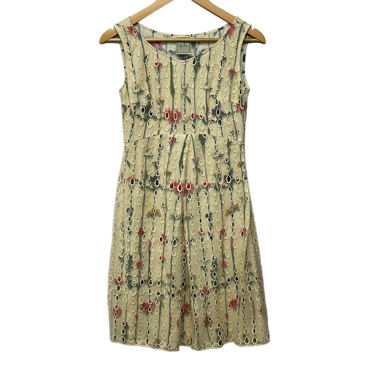 Sybilla(シビラ) ワンピース サイズM レディース美品 - アイボリー×レッド×マルチ ノースリーブ/ひざ丈/メッシュ/フラワー(花)