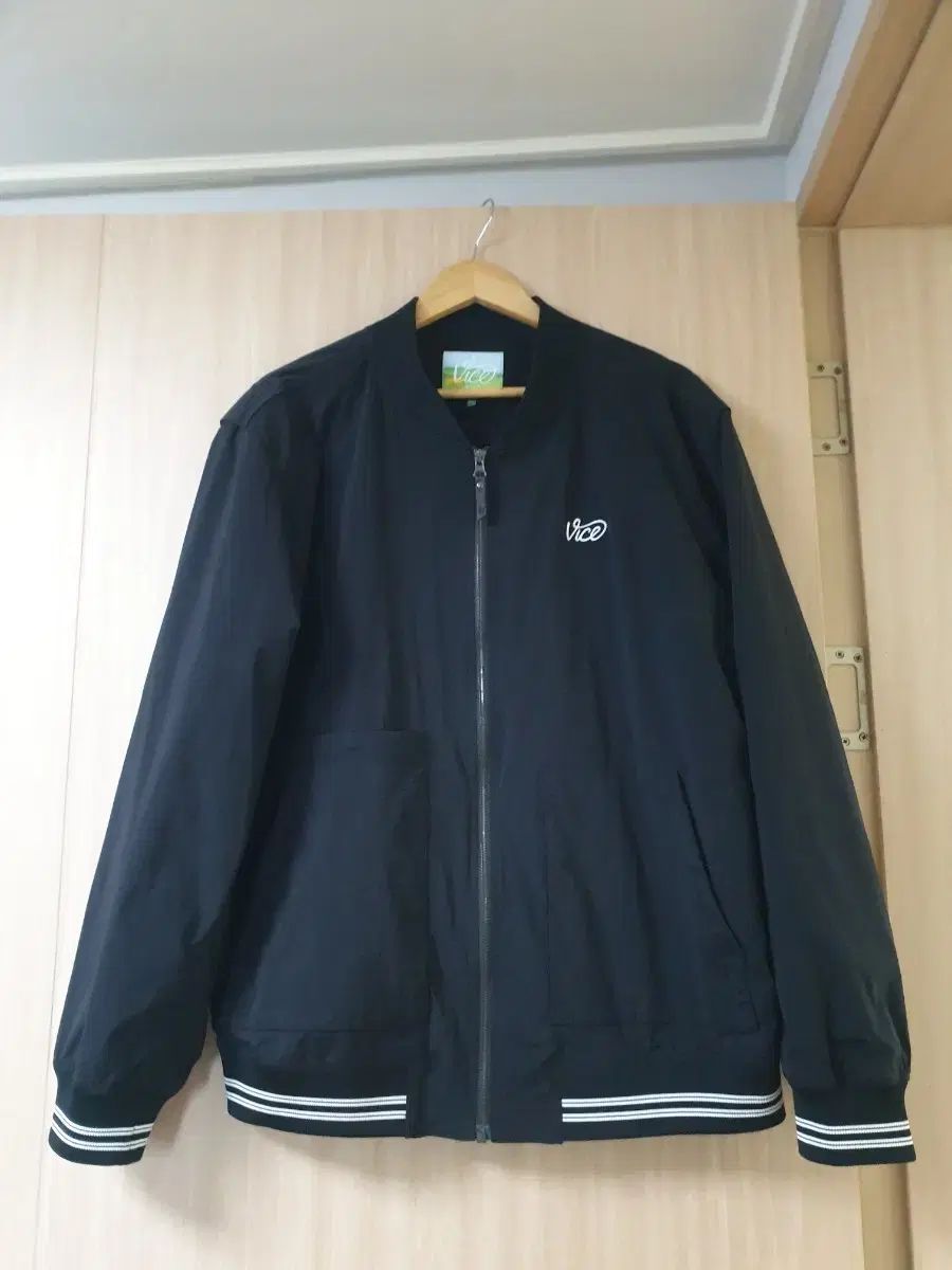 ヴァイスシュヴァルツ ゴルフ ジャケット