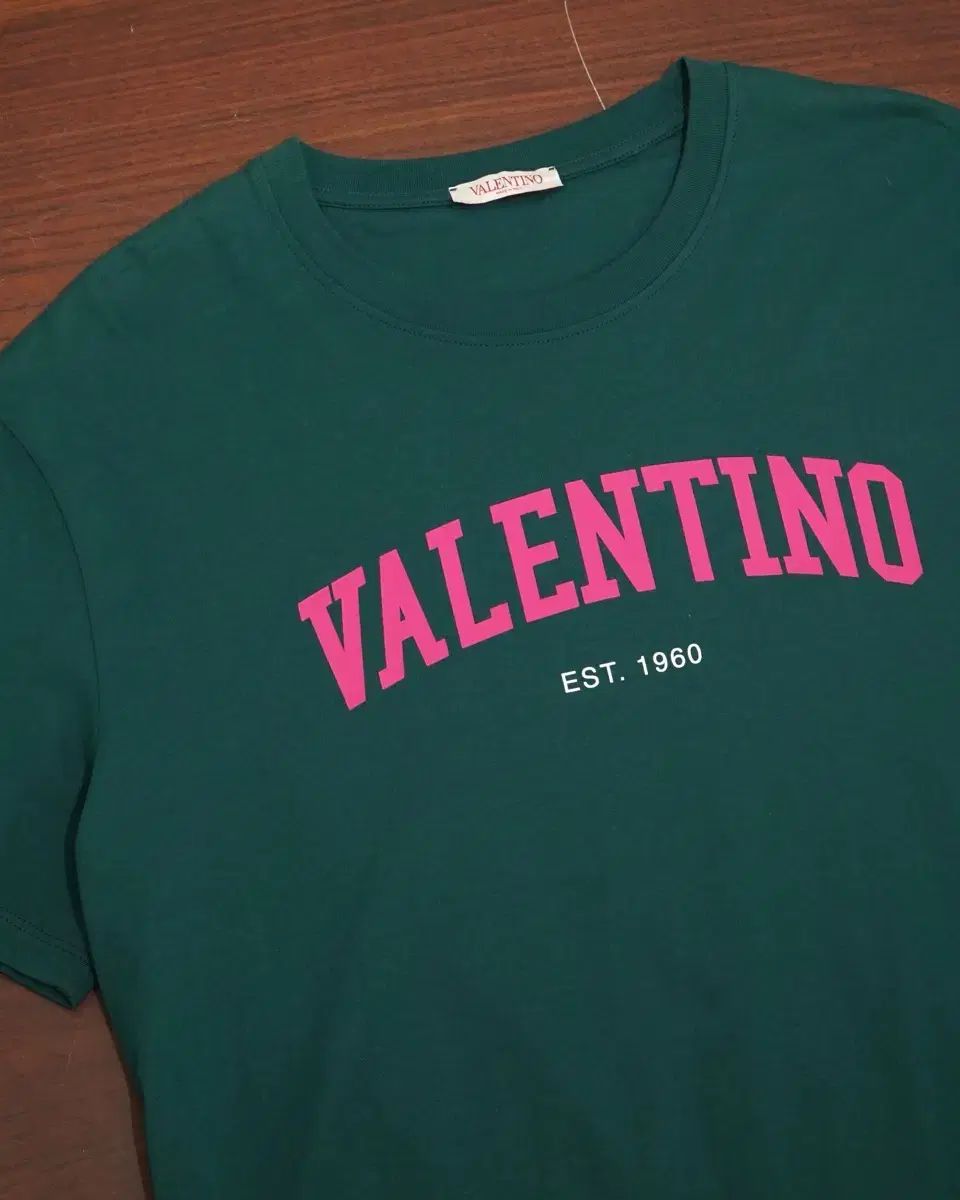 Valentino ヴァレンティノ ロゴ 半袖Tシャツ