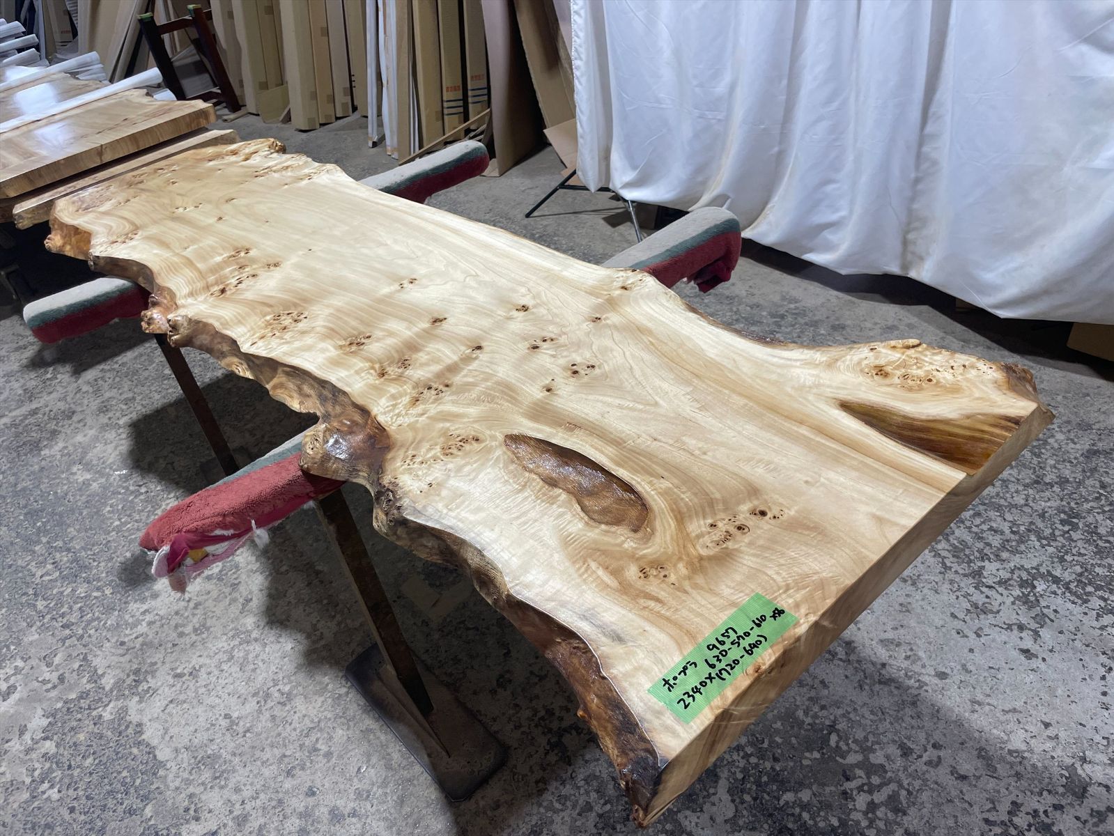 ポプラ9657 一枚板無垢 乾燥材　2340ｘ630-570-610ｘ56mm カウンター　センターテーブル　ダイニングテーブル