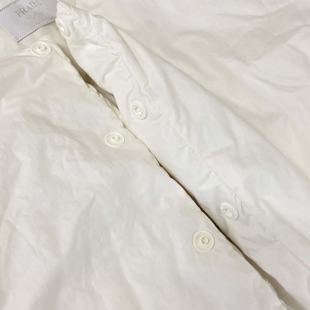 PRADA(プラダ) ダウンジャケット サイズL メンズ美品 - SGC376 白 