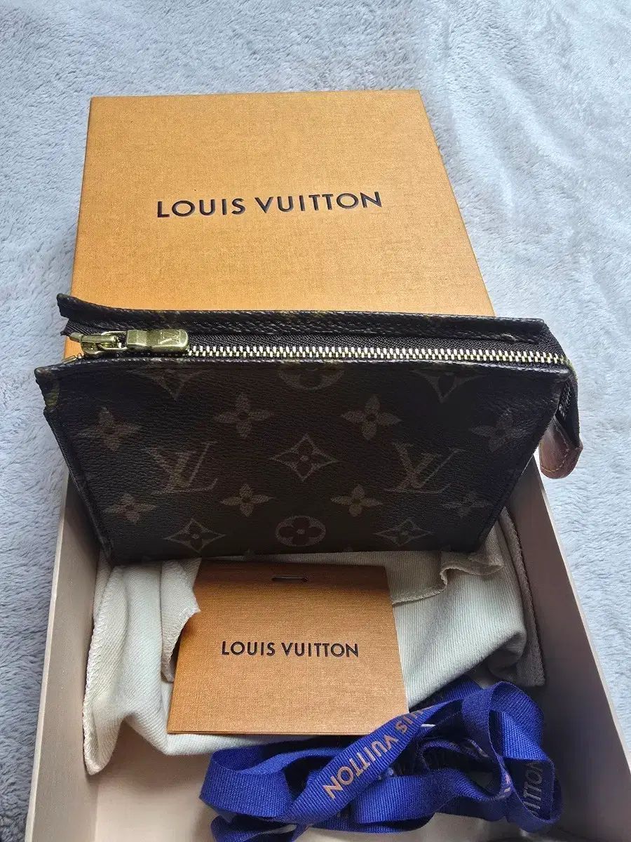 (正規品)Louis Vuitton ルイヴィトン モノグラム トゥー丸のまま 15 ポーチ