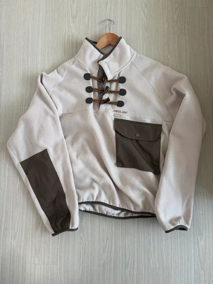 ANGLAN トグル フリース トップス