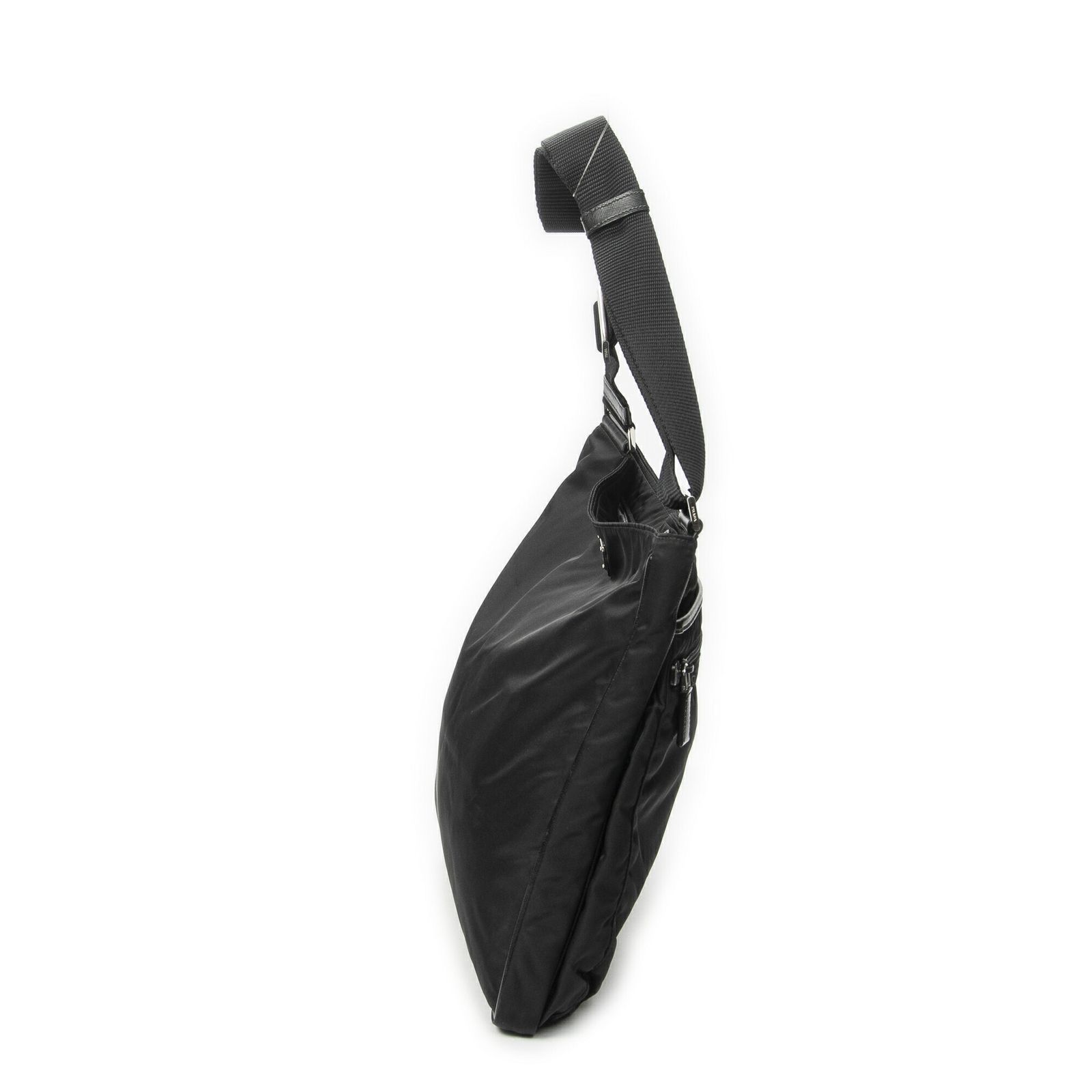 中古] PRADA プラダフロントポケット メッセンジャー バッグ黒ナイロン 