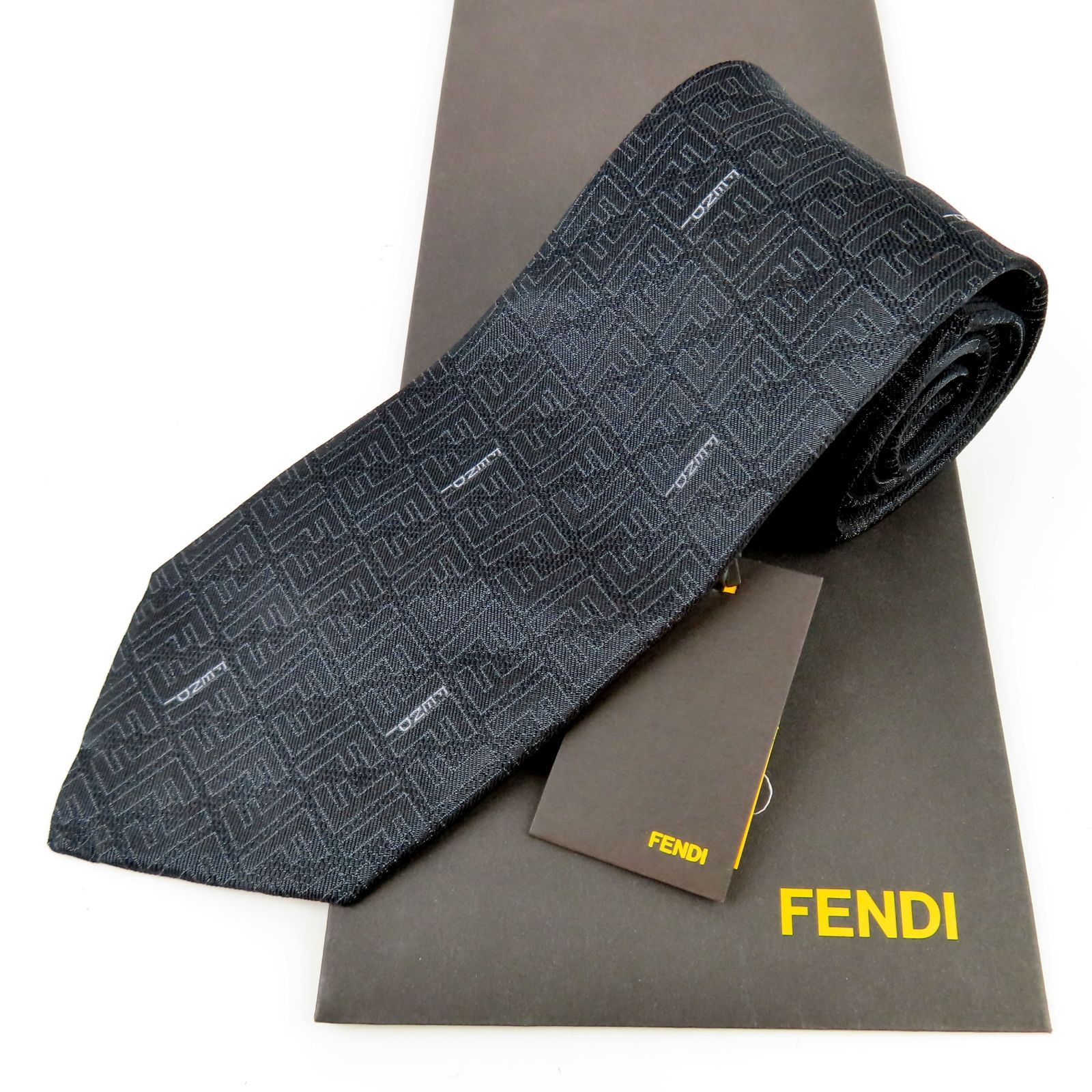FENDI フェンディ ネクタイ ズッカ柄 NERO 黒 総柄 シルク100% イタリア製 S028