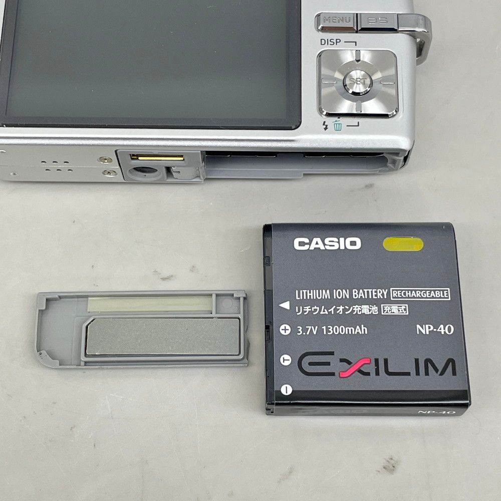 CASIO コンパクトデジタルカメラ EXILIM ZOOM EX-Z700 シルバー - メルカリ