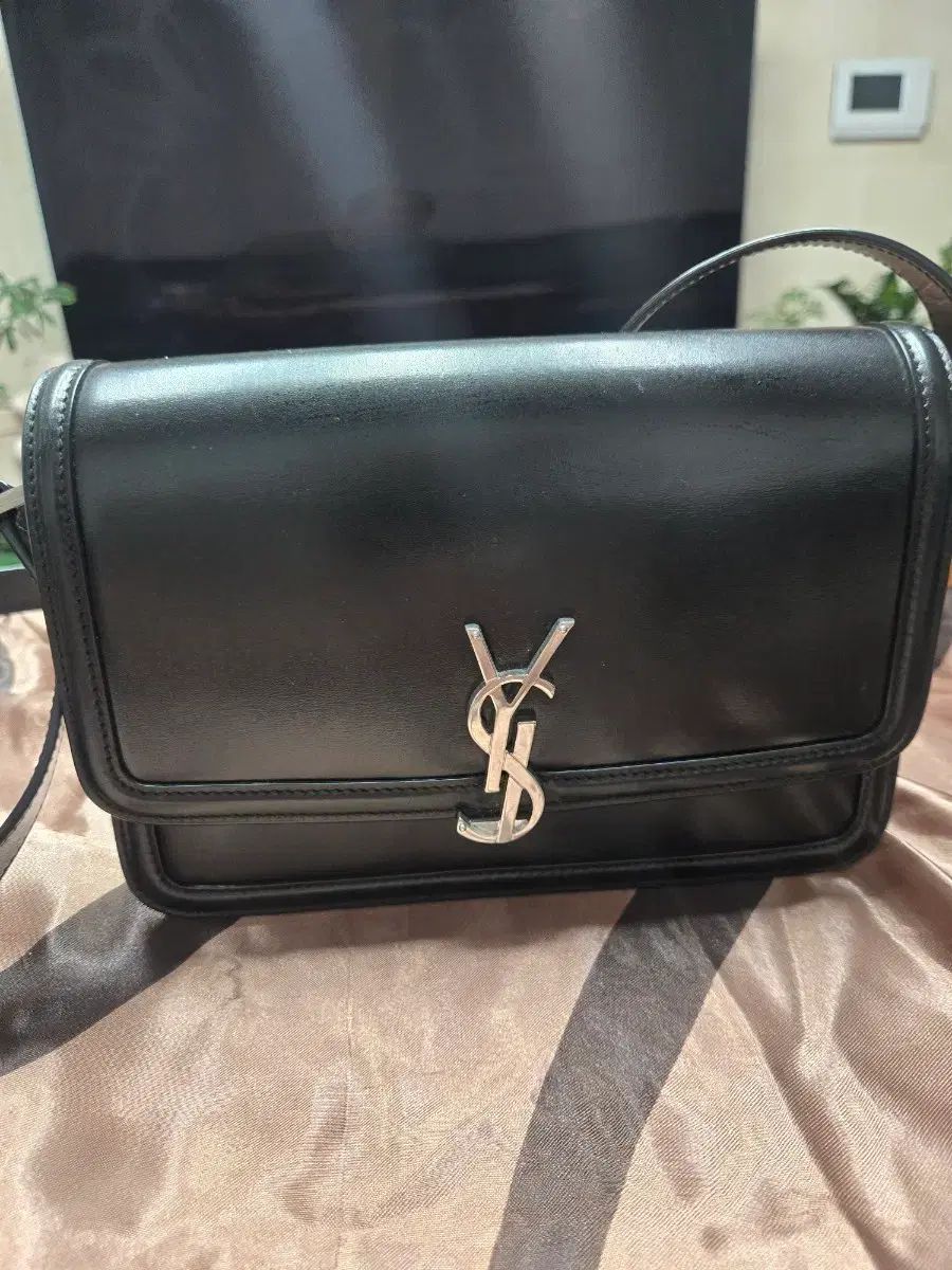 Saint Laurent サンローラン ショルダーバッグ ブラック