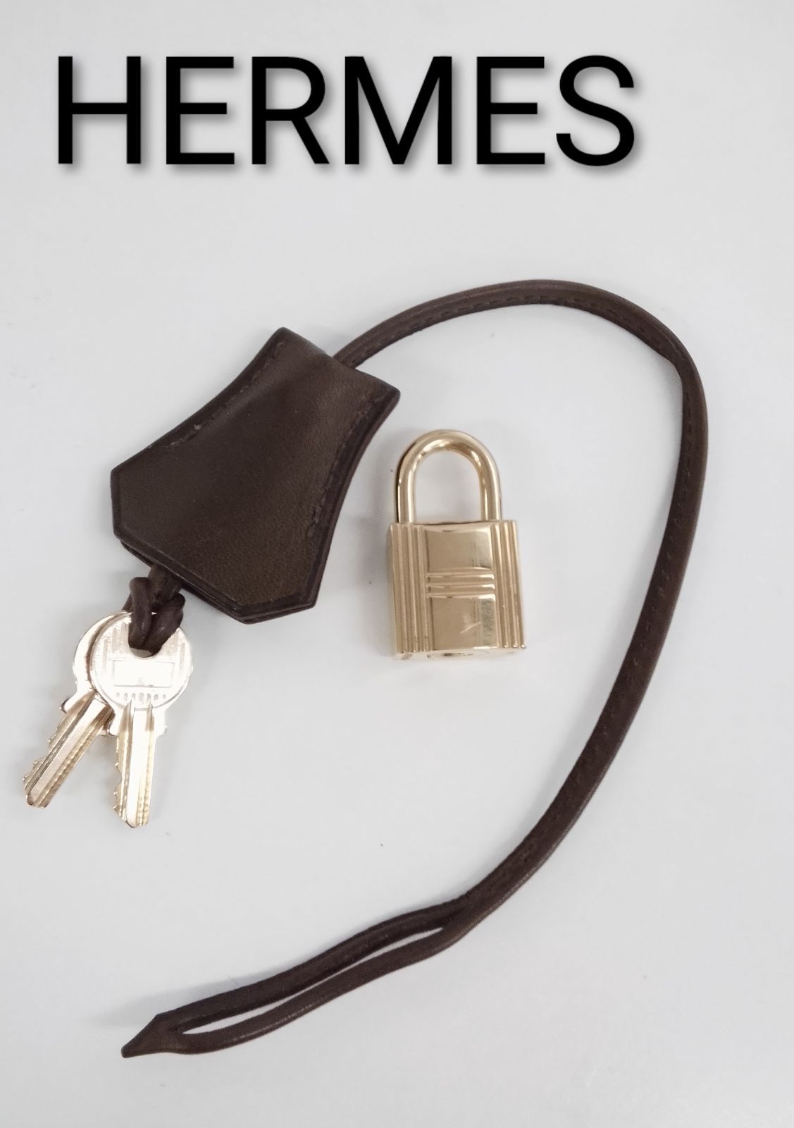 ARK06 エルメス 極美品 カデナ&クロシェット ゴールド金具 キー2本付き 110番
