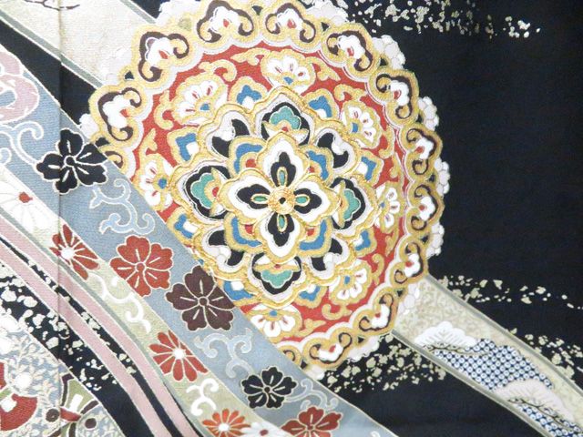 京松】黒留袖 金駒刺繍 五つ紋 比翼仕立て 束ね熨斗 しつけ付き 着物 