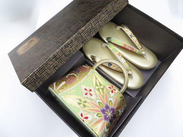 【京松】和装小物 草履バッグセット 未使用 振袖用 金糸 箱付 美品 r8w06-435