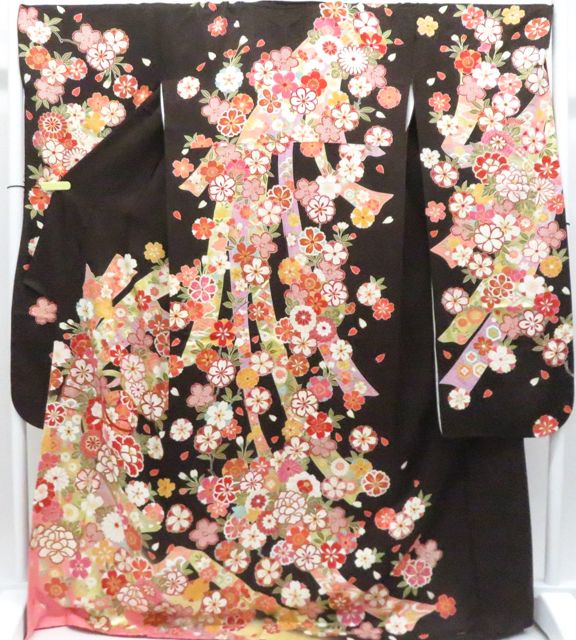 【京松】振袖 金彩 花 貸衣装屋処分品 着物 正絹 身丈約178cm 裄丈約70cm r8z06-131