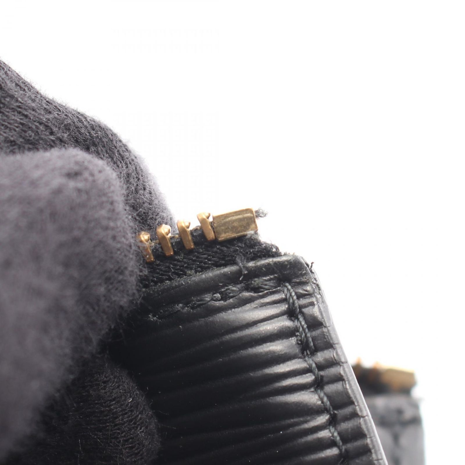 LOUIS VUITTON ルイ・ヴィトン ポシェット アクセソワール エピ 