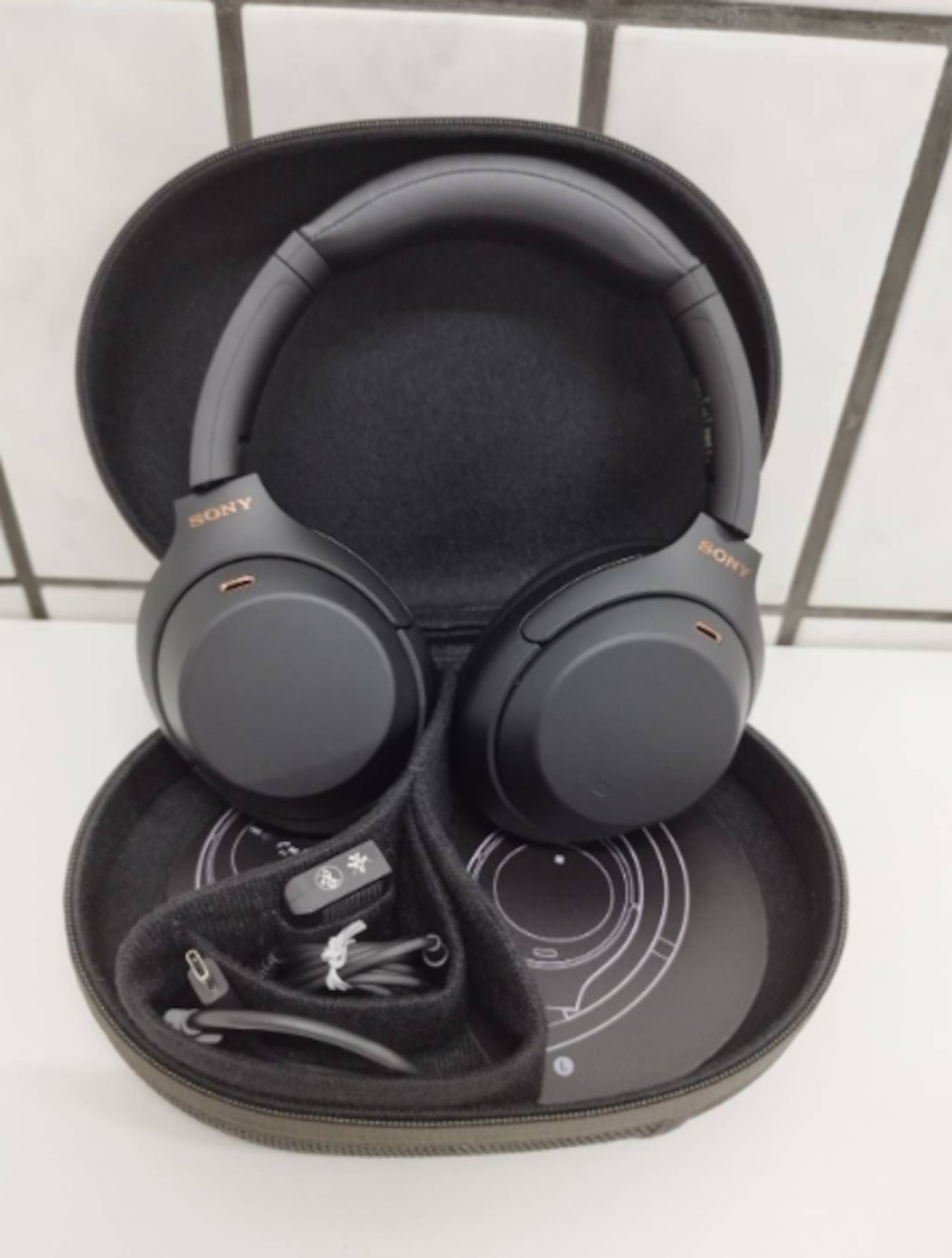 【美品】SONY WH-1000XM4 ワイヤレスヘッドホン【ブラック】
