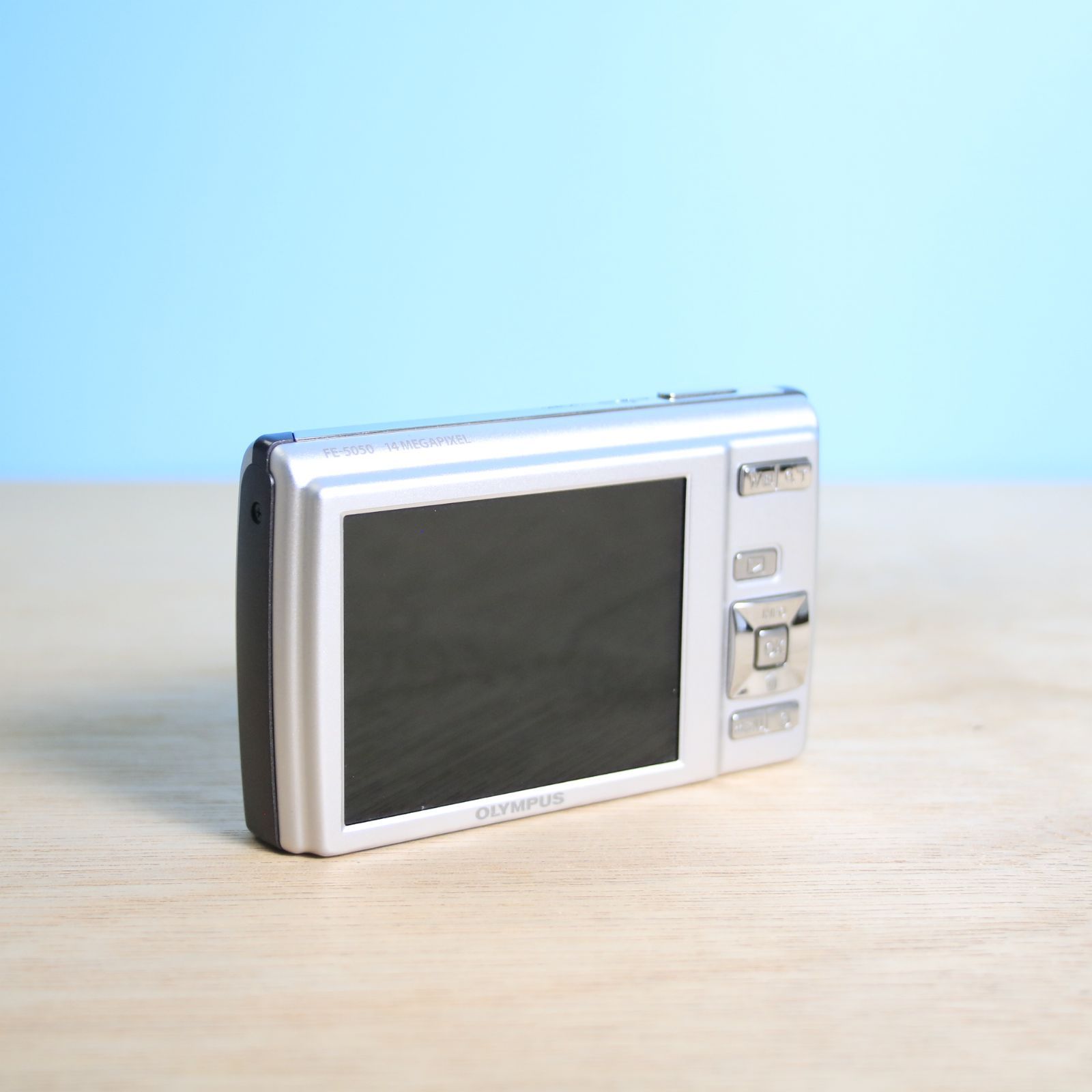 完動品❁美品 OLYMPUS EF-5050 オリンパス シルバー オールドコンデジ 