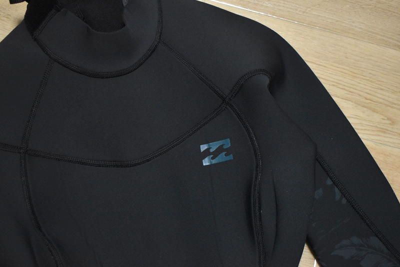 新品 BILLABONG SYNERGY ウェットスーツ フルスーツ 3/2mm M BC018-002