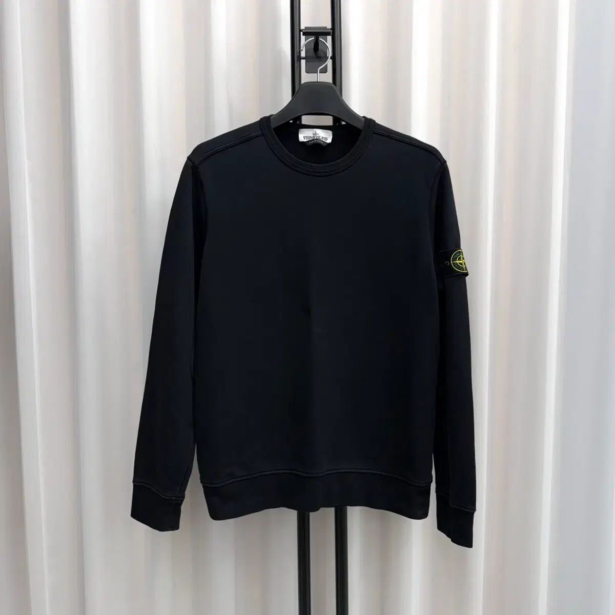 L STONE ISLAND ストーンアイランド スウェット ブラック - メルカリ