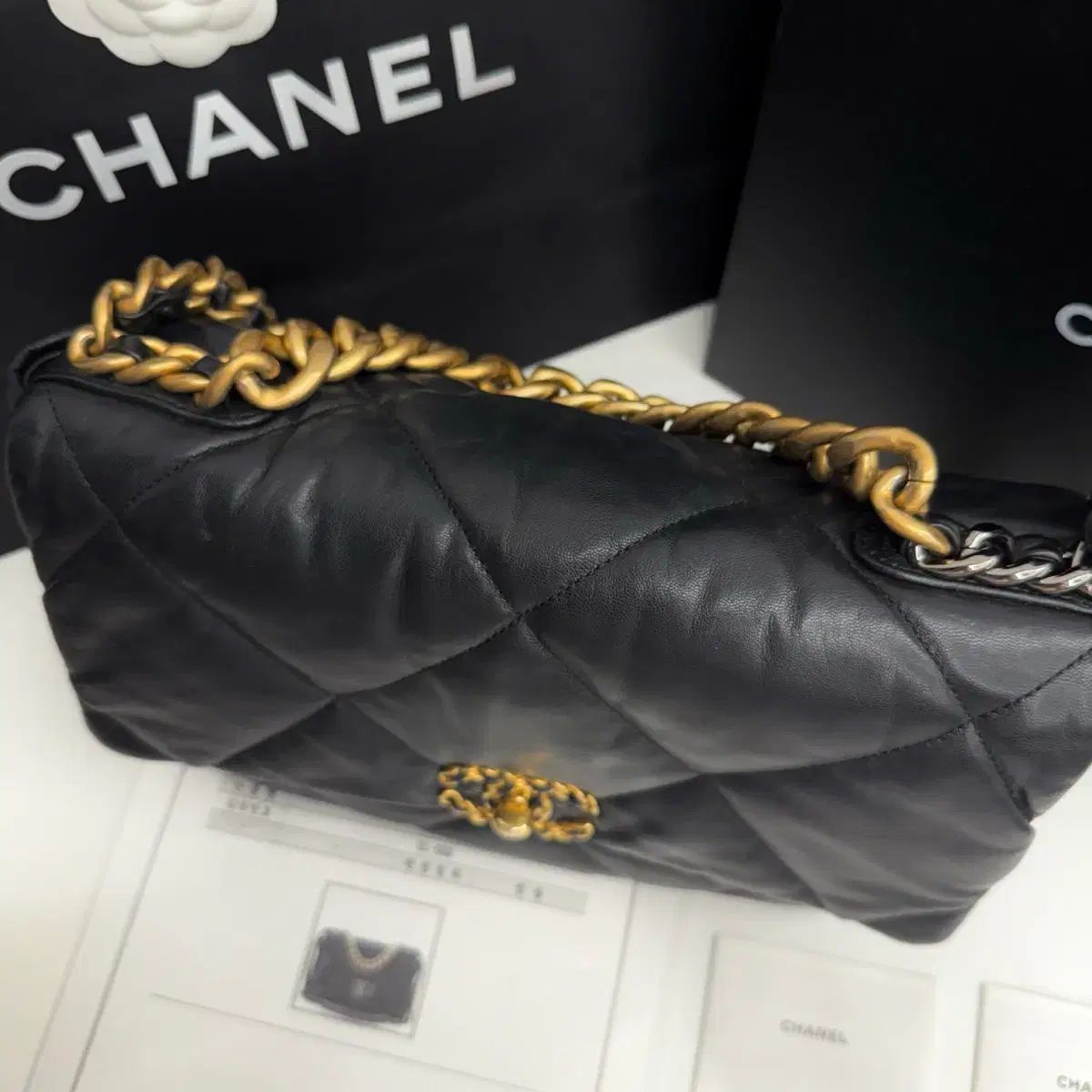 正規品 CHANEL シャネル 19バッグ ブラック ラムスキン ヴィンテージ 