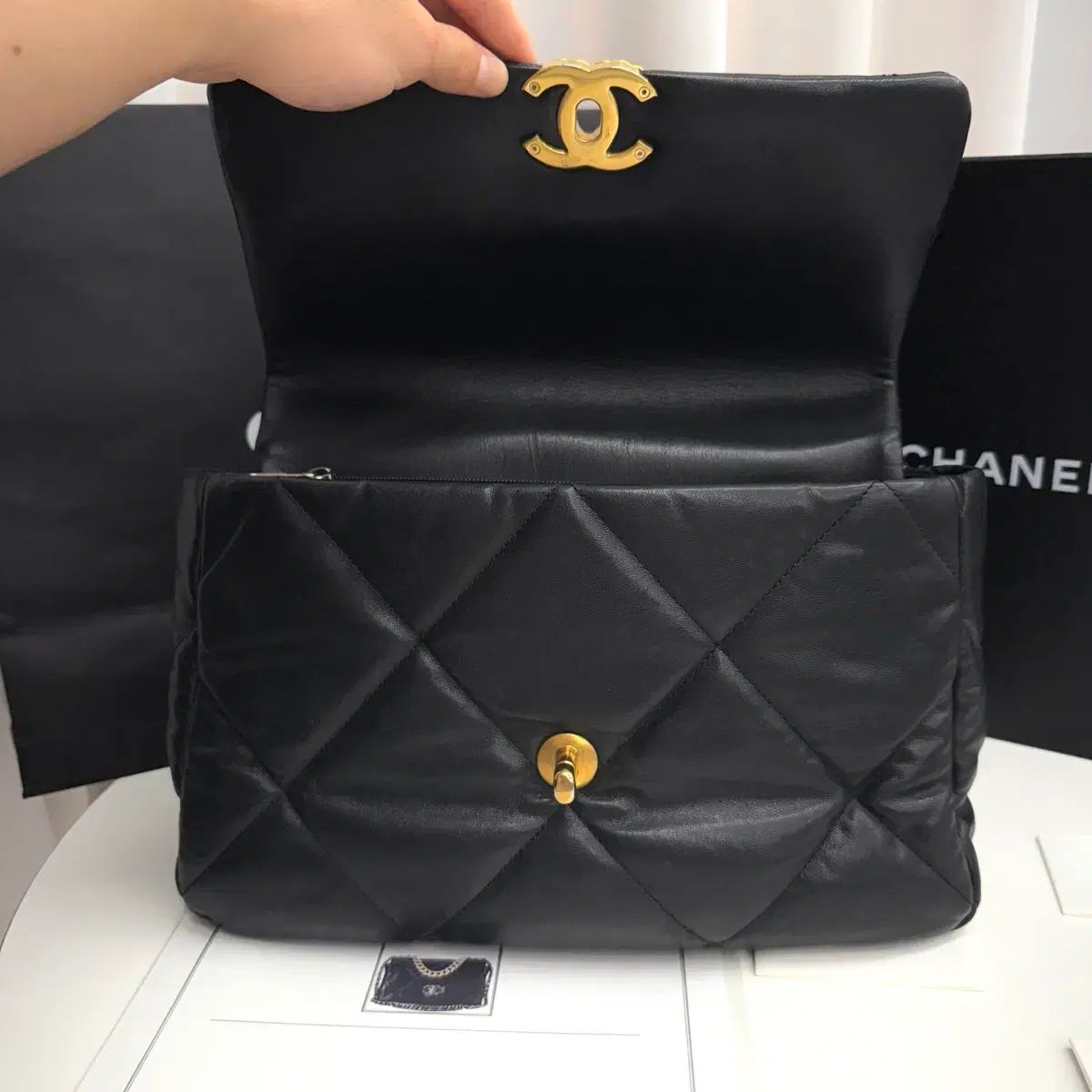 正規品 CHANEL シャネル 19バッグ ブラック ラムスキン ヴィンテージ 