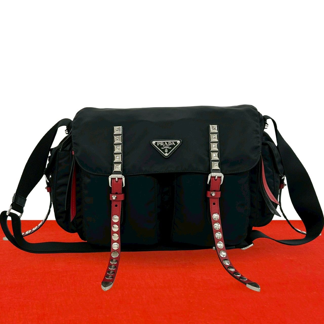 極 美品 PRADA プラダ 三角 ロゴ プレート 金具 スタッズ テスート 