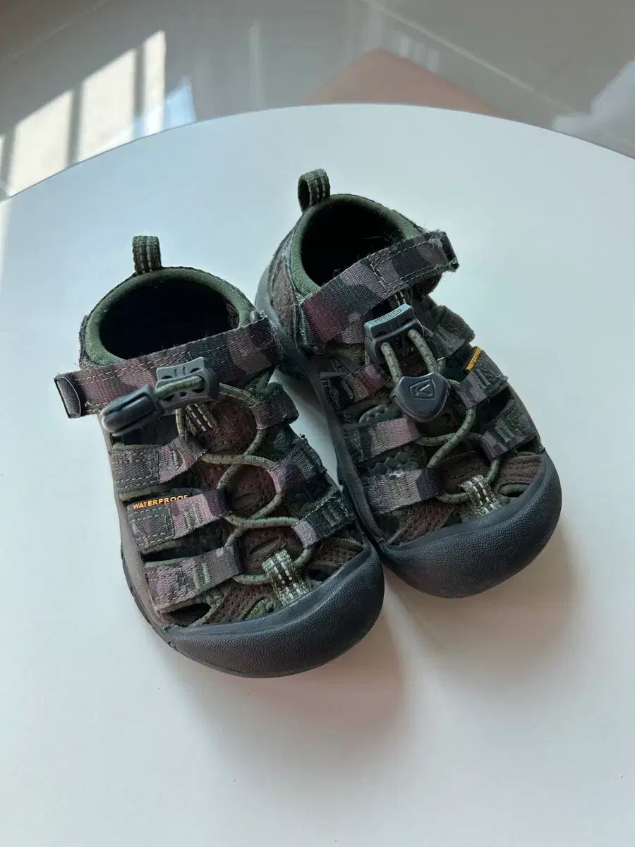 KEEN ニューポート キッズ ユア サンダル カモ