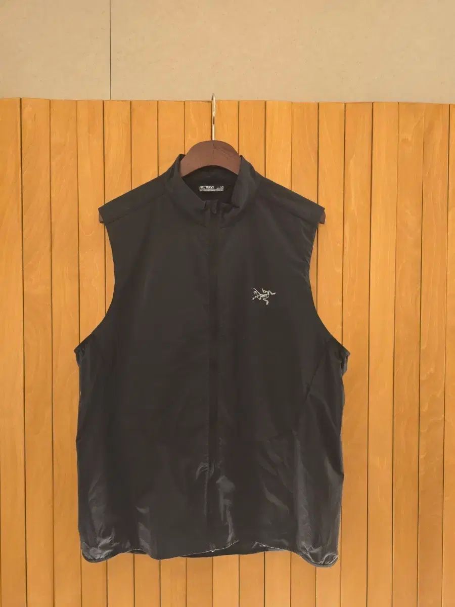 ARC'TERYX アークテリクス ノバン RUNNING ランニング IN ズ インシュレーテッド ベスト ブラック Lサイズ
