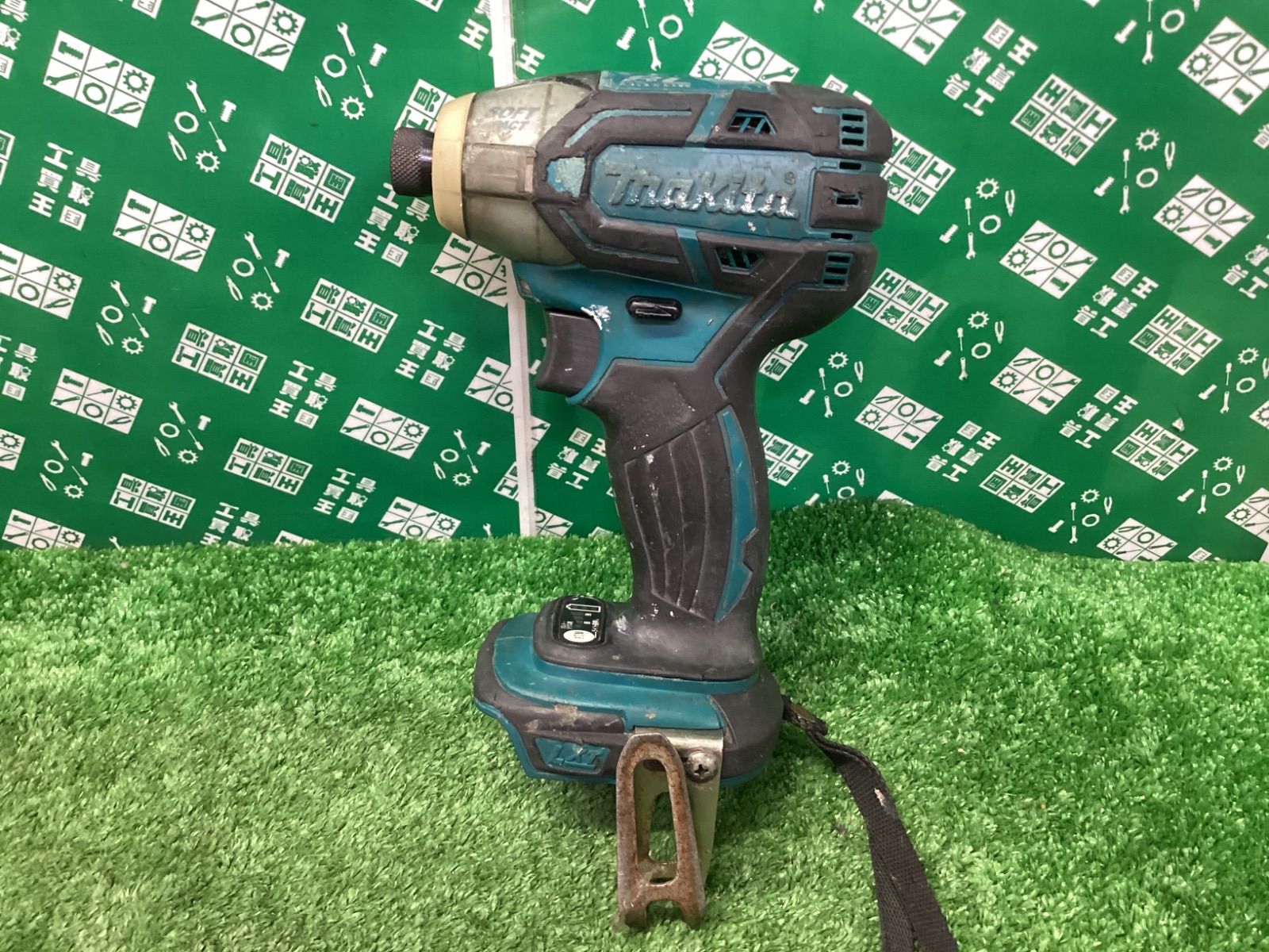 makita(マキタ) 18v充電式ソフトインパクトドライバ 青(本体のみ) TS141DZ 　/　 IT2IZCGUFQ10