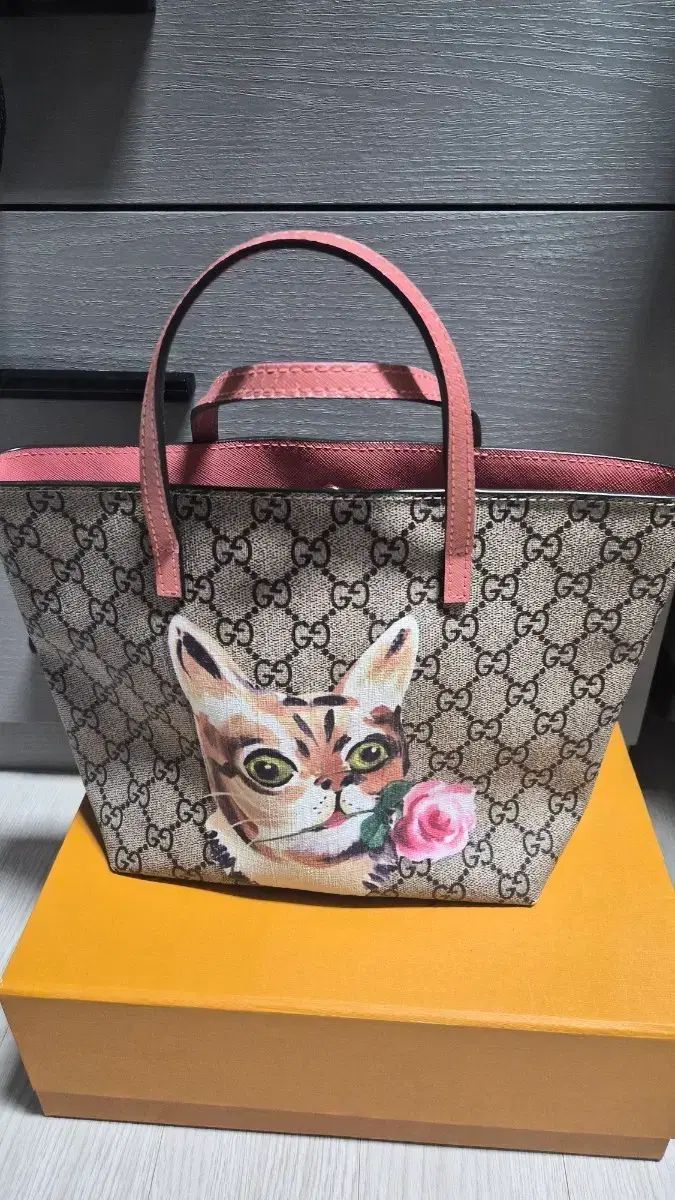 グッチ 猫 パータン トートバッグ ピンク