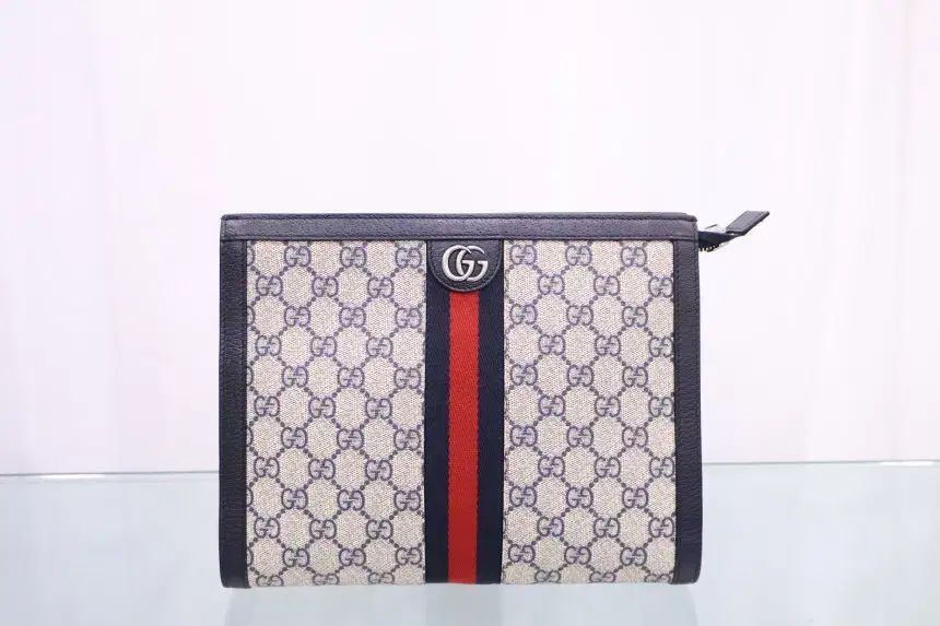 グッチ オフィディア GG Supreme クラッチバッグ 625549