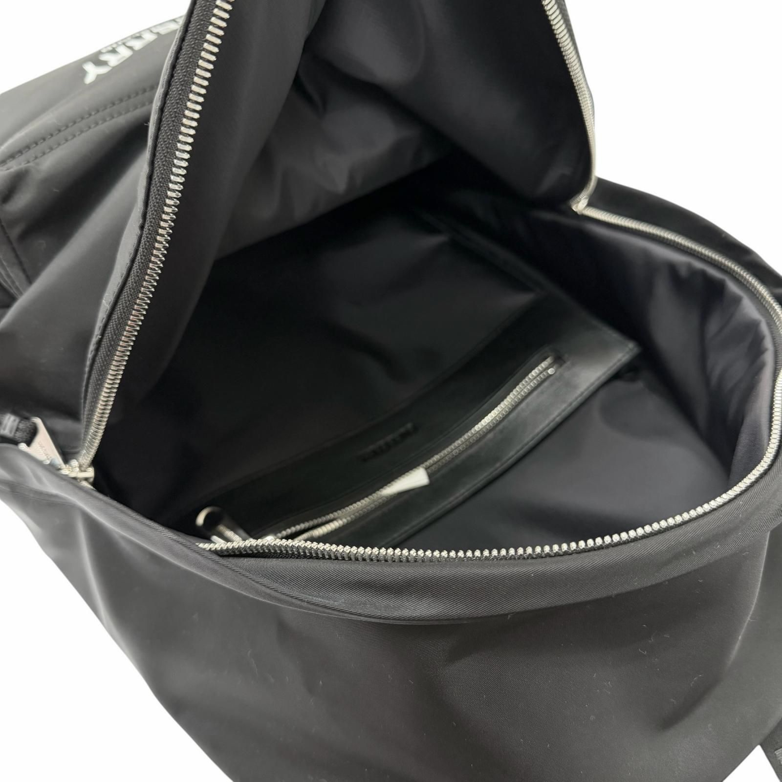 極美品□BURBERRY バーバリー 8021084 一部レザー使い ロゴプリント リュックサック デイパック ブラック メンズオススメ 保存袋付き 極美品□BURBERRY バーバリー 8021084 一部レザー使い ロゴプリント リュックサック デイパック ブラック メンズオススメ 保存袋付き