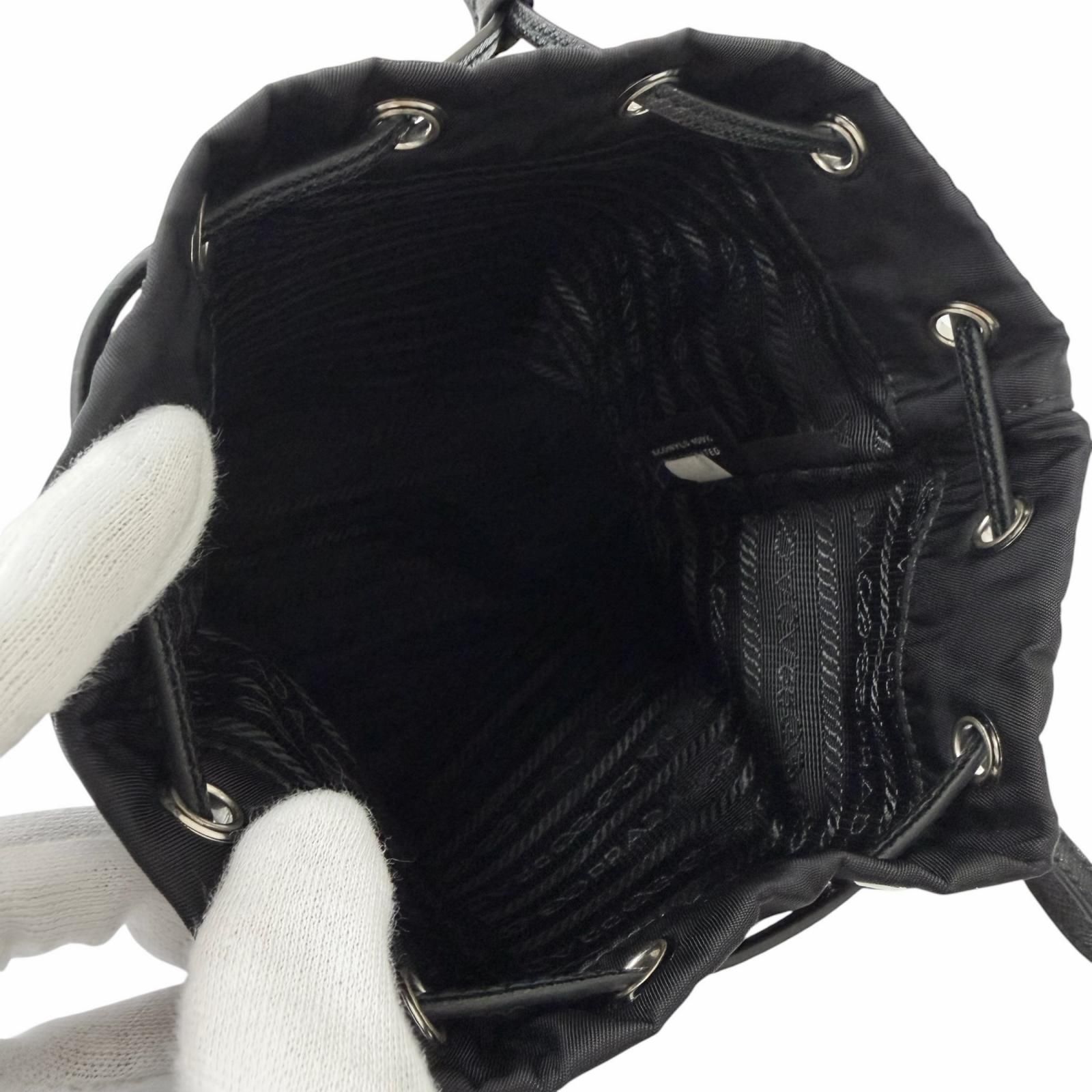 美品□PRADA プラダ 1NS369 一部レザー トライアングルロゴ Re-Nylon ポーチ 巾着バッグ ハンドバッグ ブラック イタリア製 メンズ