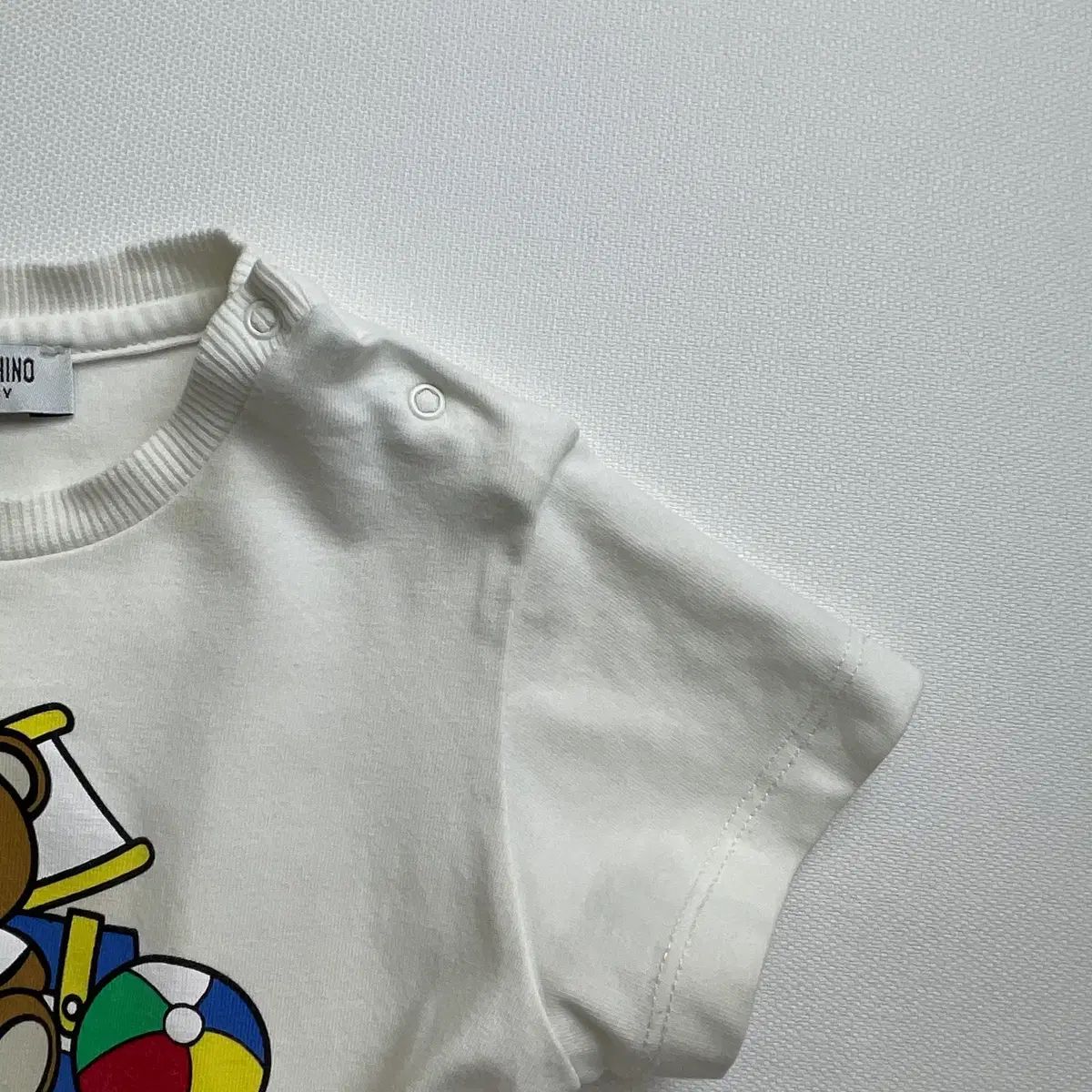 (m104)モスキーノ Tシャツ (2-3Y) (m104)モスキーノ Tシャツ (2-3Y)