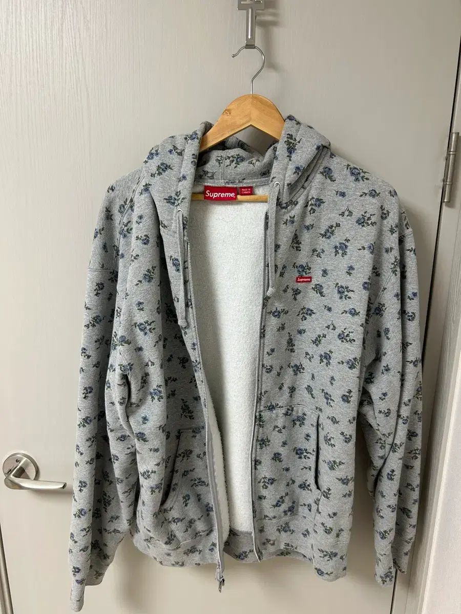 L シュプリーム スモール ボックス ジップアップ フーディー スウェットシャツ フラワー - 23FW